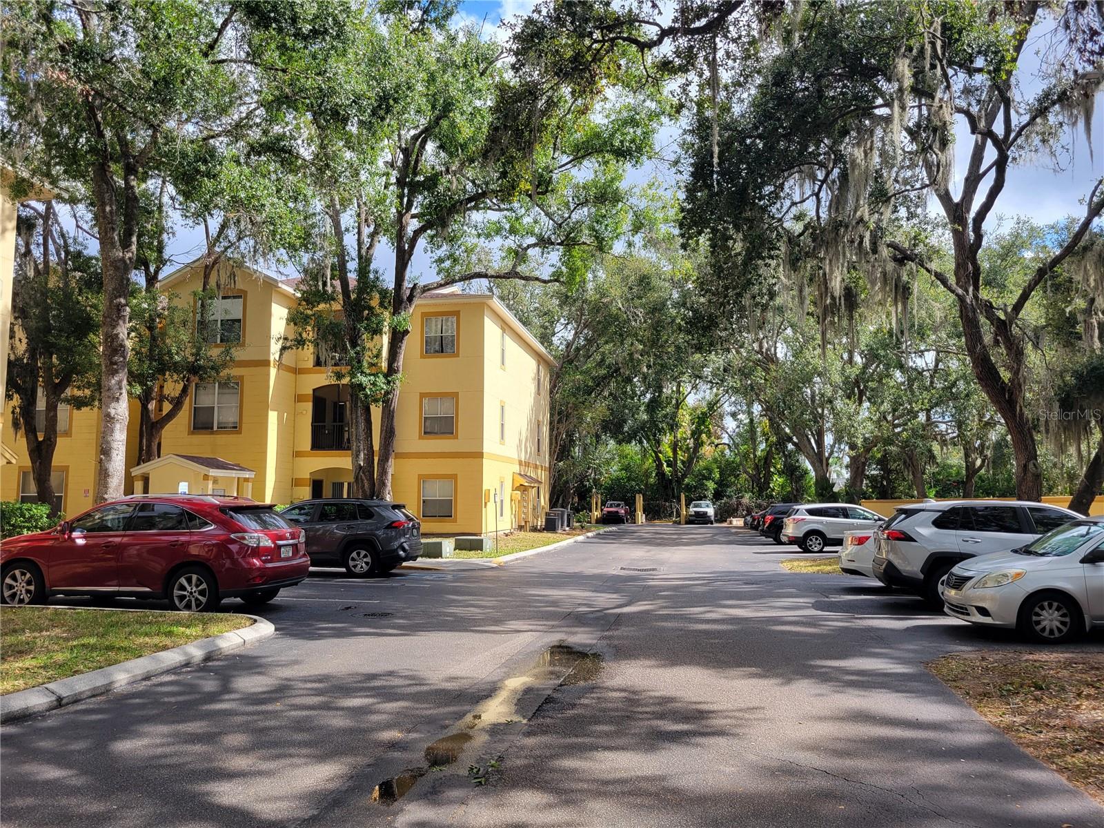 Image 31 of 46 For 5608 Pinnacle Heights Circle 302