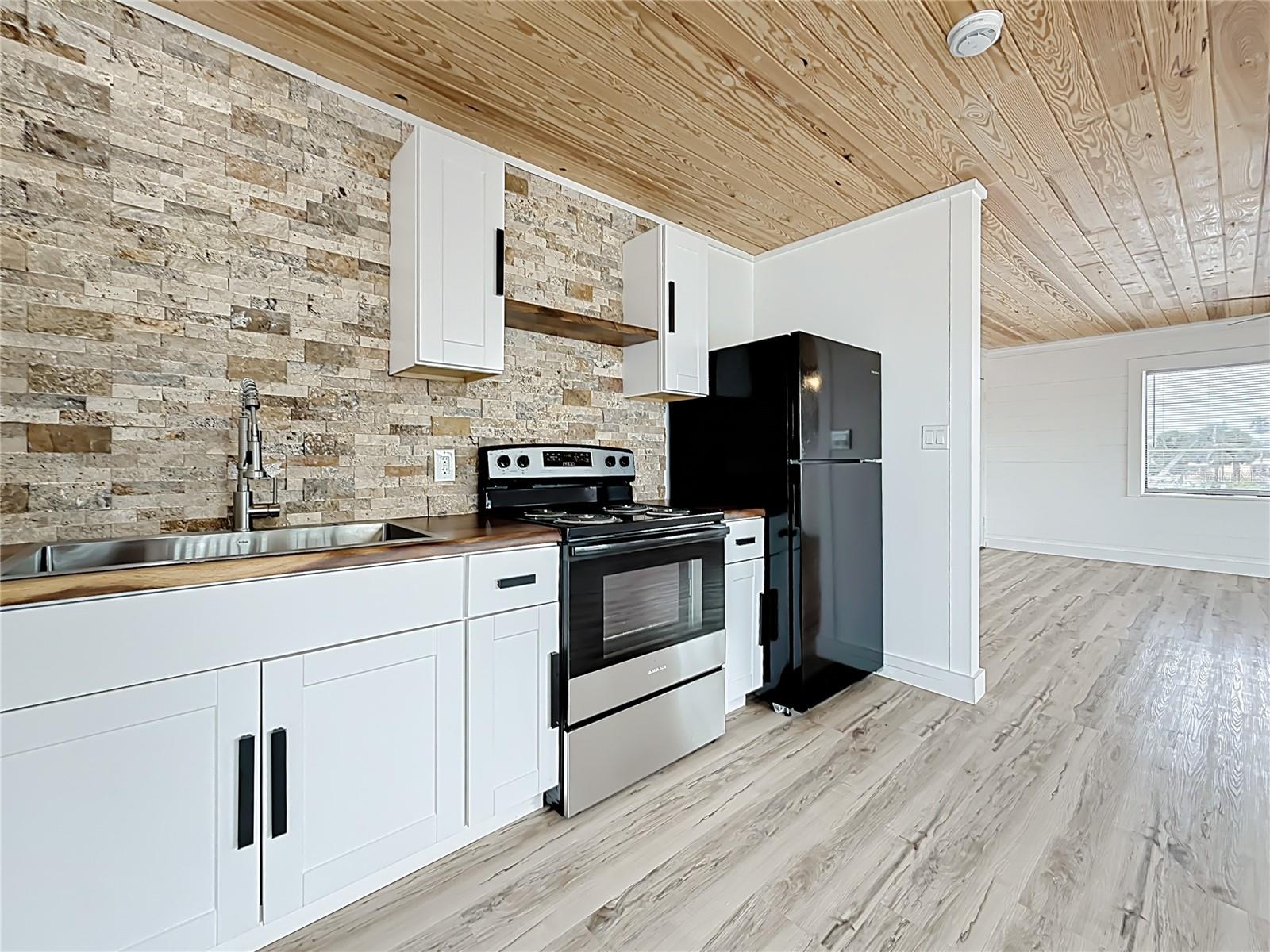 Image 13 of 48 For 497 Normandy Road 2