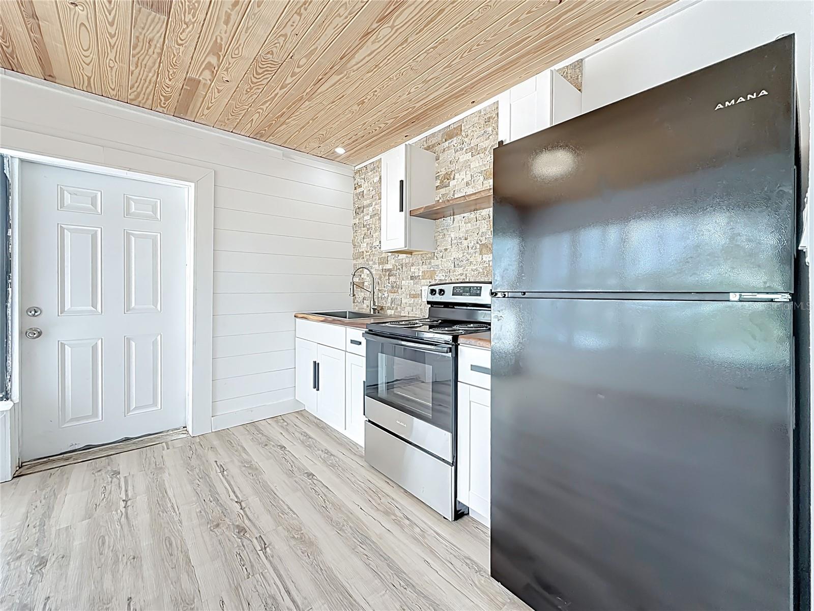 Image 14 of 48 For 497 Normandy Road 2