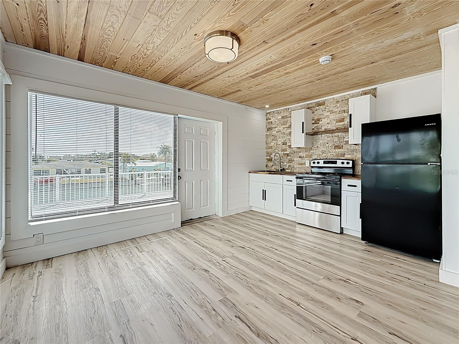 Image 15 of 48 For 497 Normandy Road 2