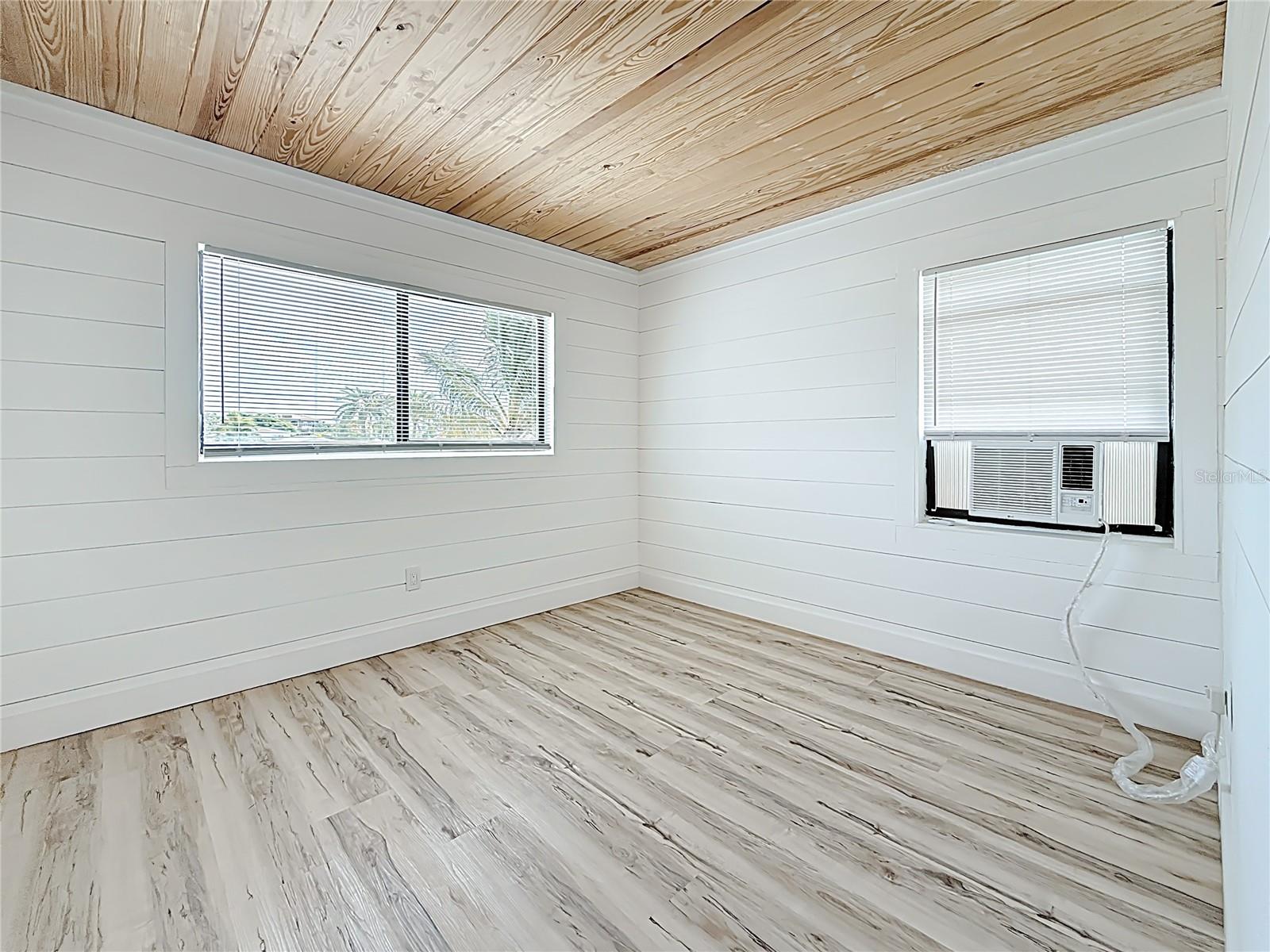 Image 16 of 48 For 497 Normandy Road 2