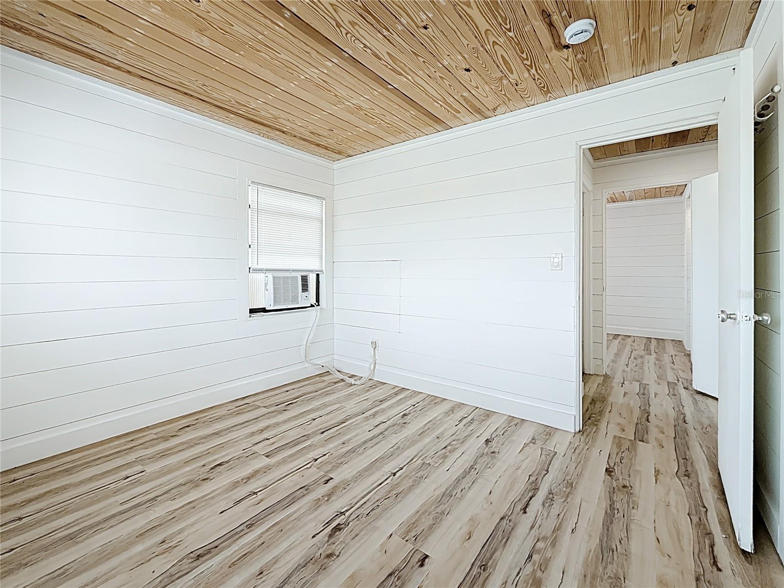 Image 17 of 48 For 497 Normandy Road 2