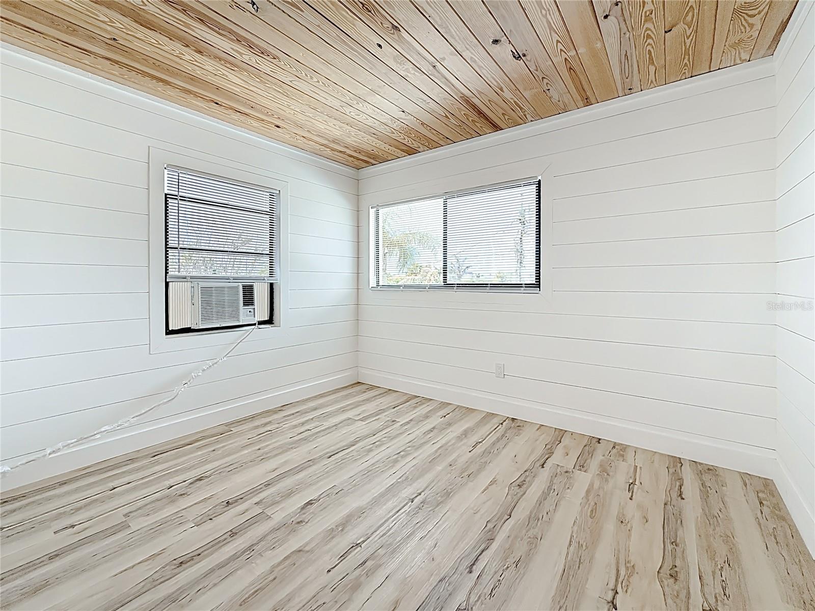 Image 20 of 48 For 497 Normandy Road 2