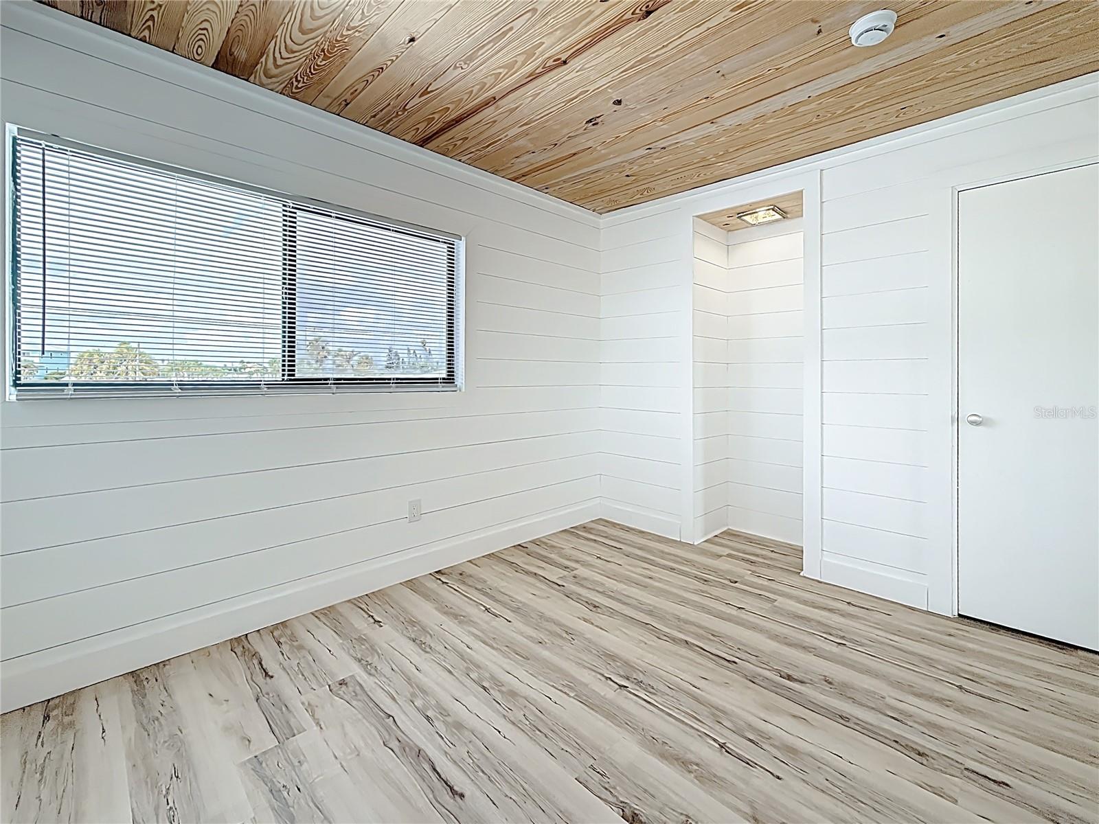 Image 21 of 48 For 497 Normandy Road 2