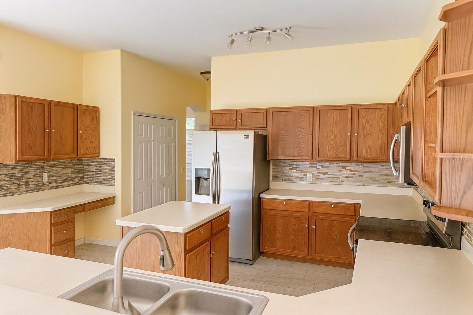 Image 4 of 9 For 12032 Timberhill Drive