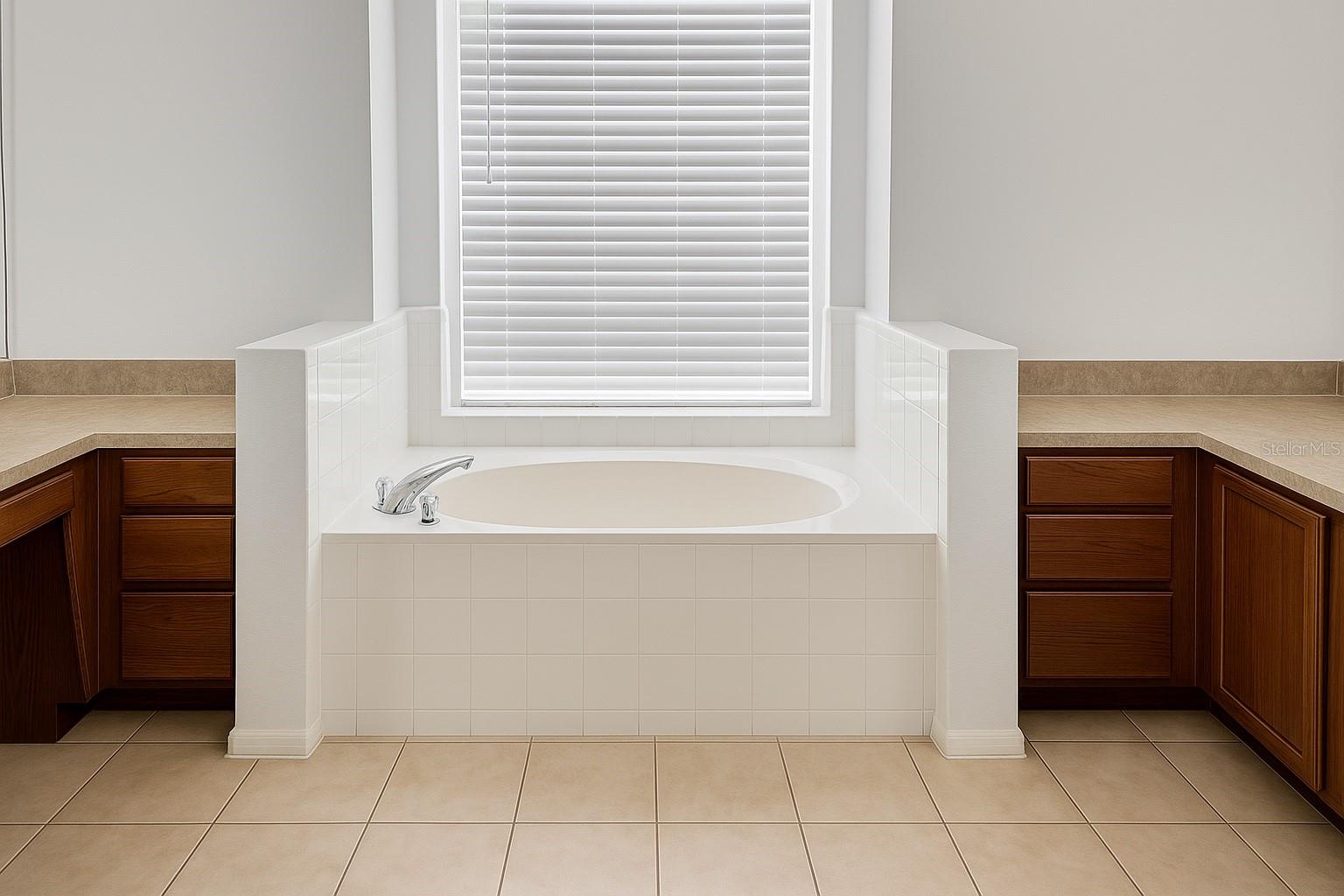 Image 6 of 9 For 12032 Timberhill Drive