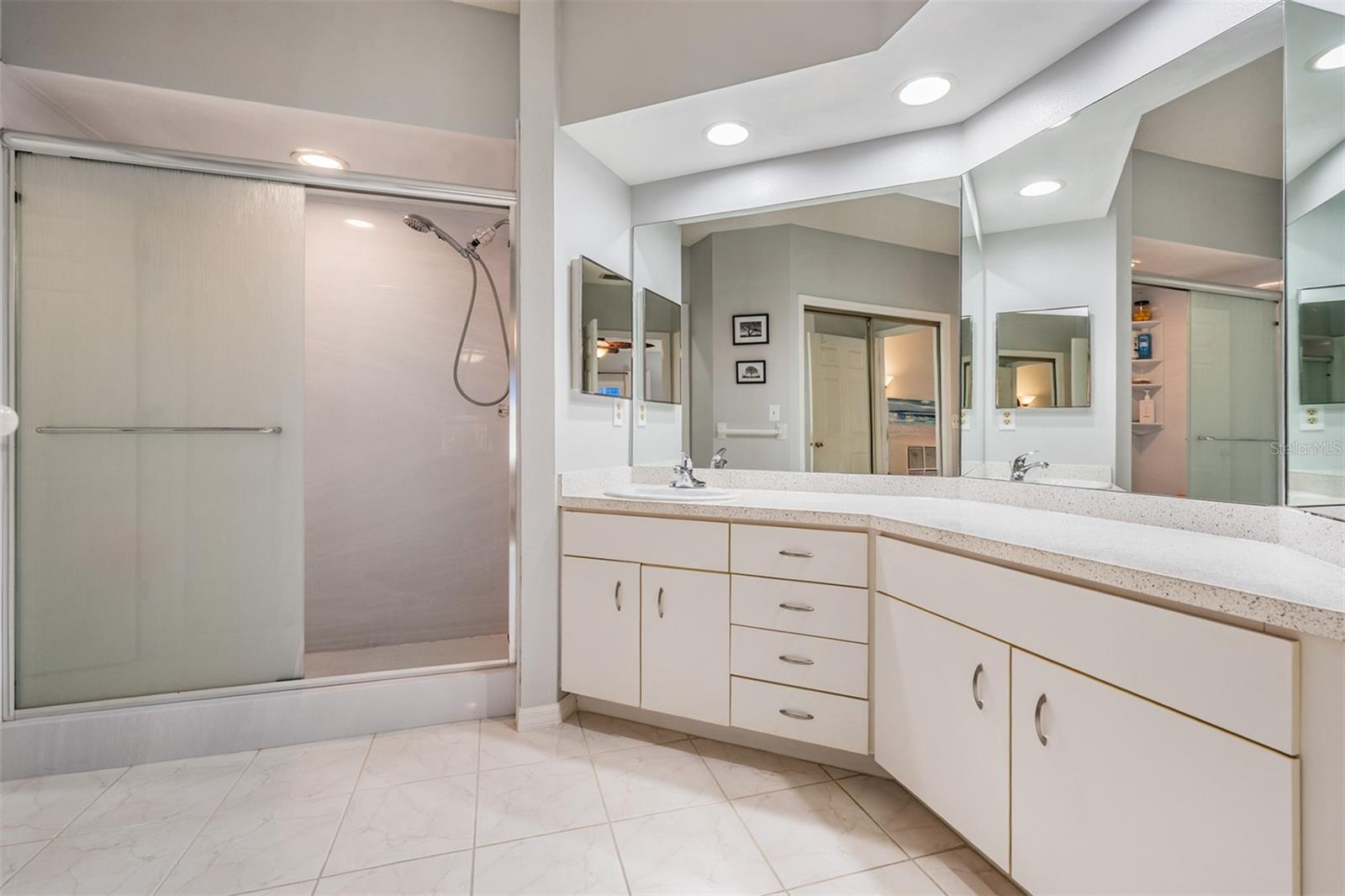 Image 21 of 49 For 11300 Harbor Way 1735