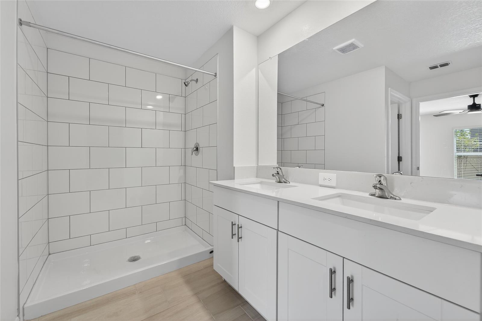 Image 12 of 21 For 17512 Shirewood Way