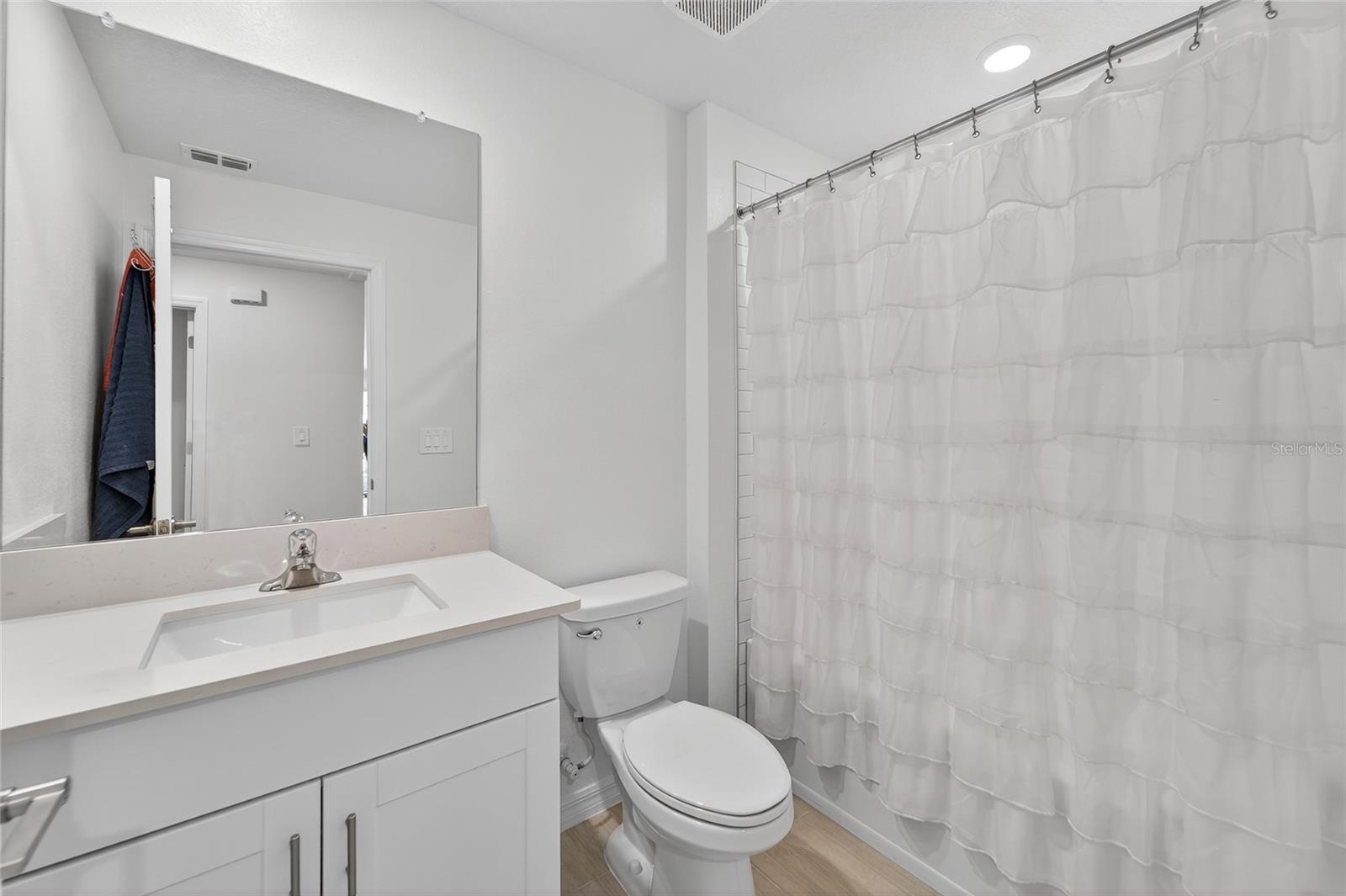 Image 16 of 21 For 17512 Shirewood Way