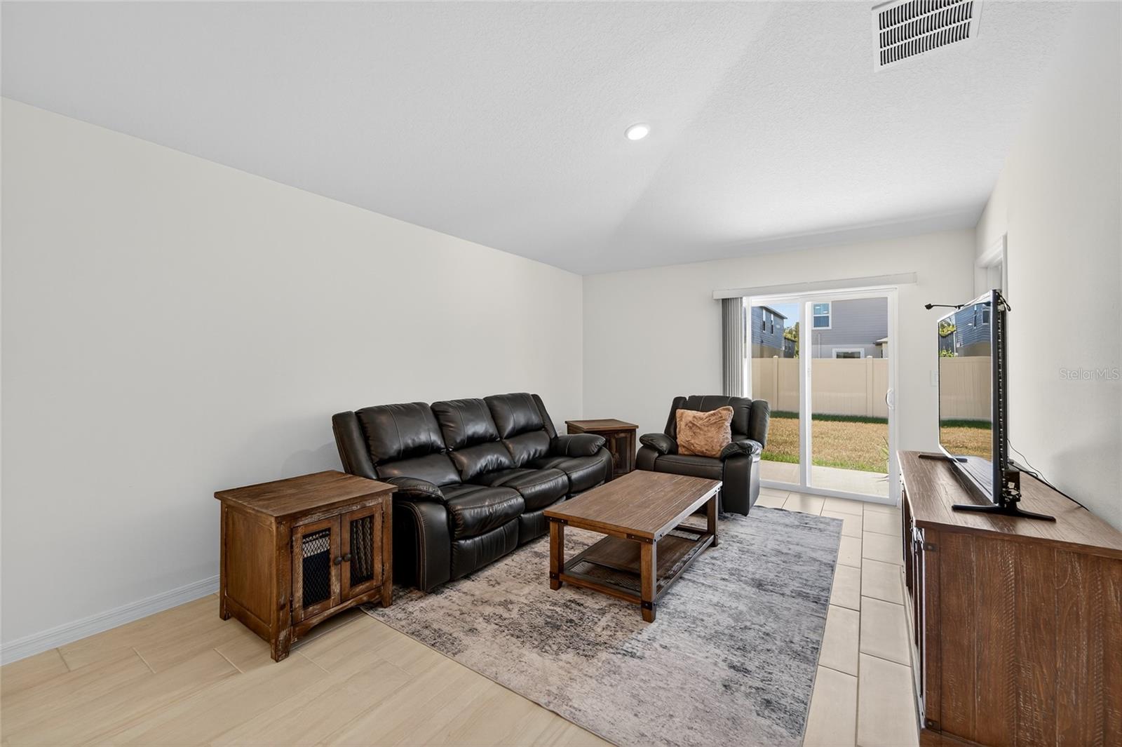 Image 6 of 21 For 17512 Shirewood Way