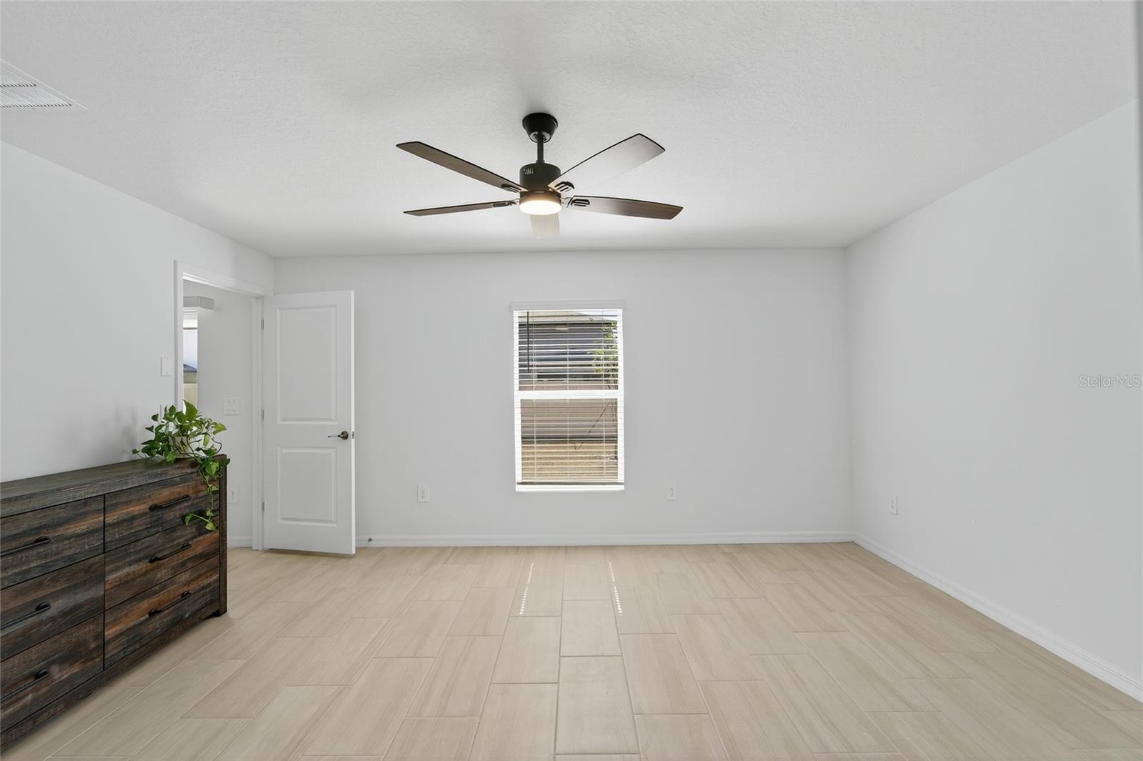 Image 8 of 21 For 17512 Shirewood Way