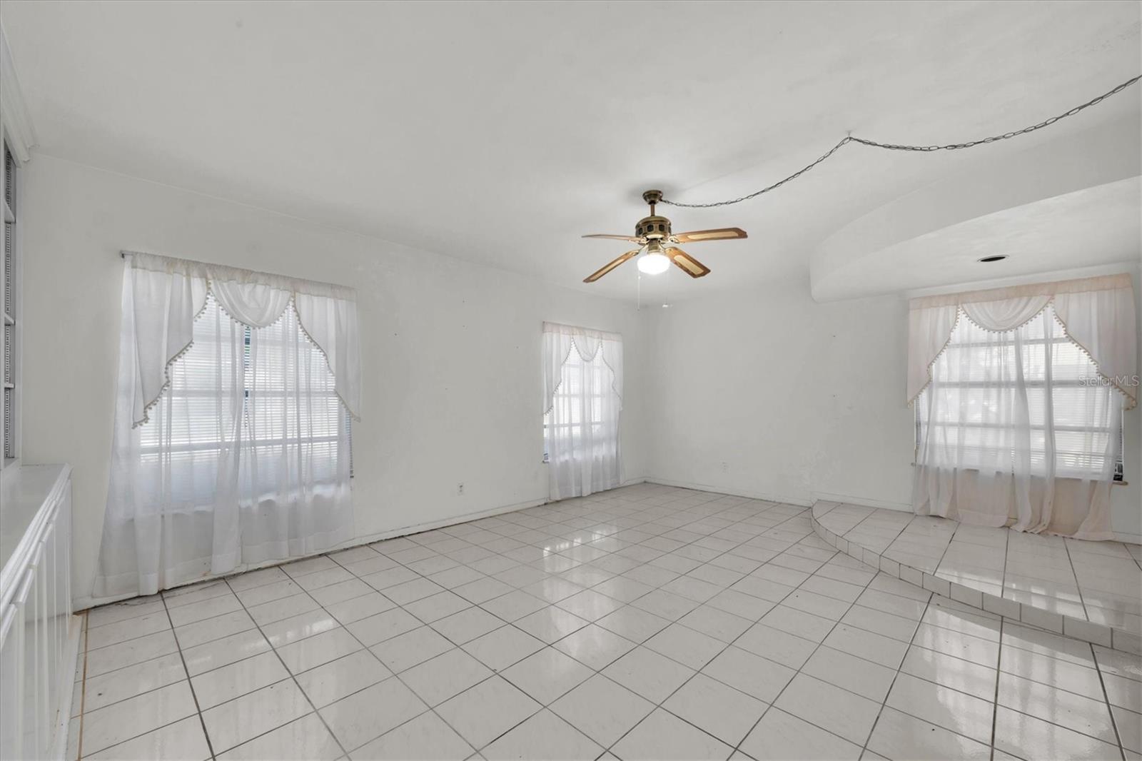 Image 10 of 52 For 7 Maywood Avenue