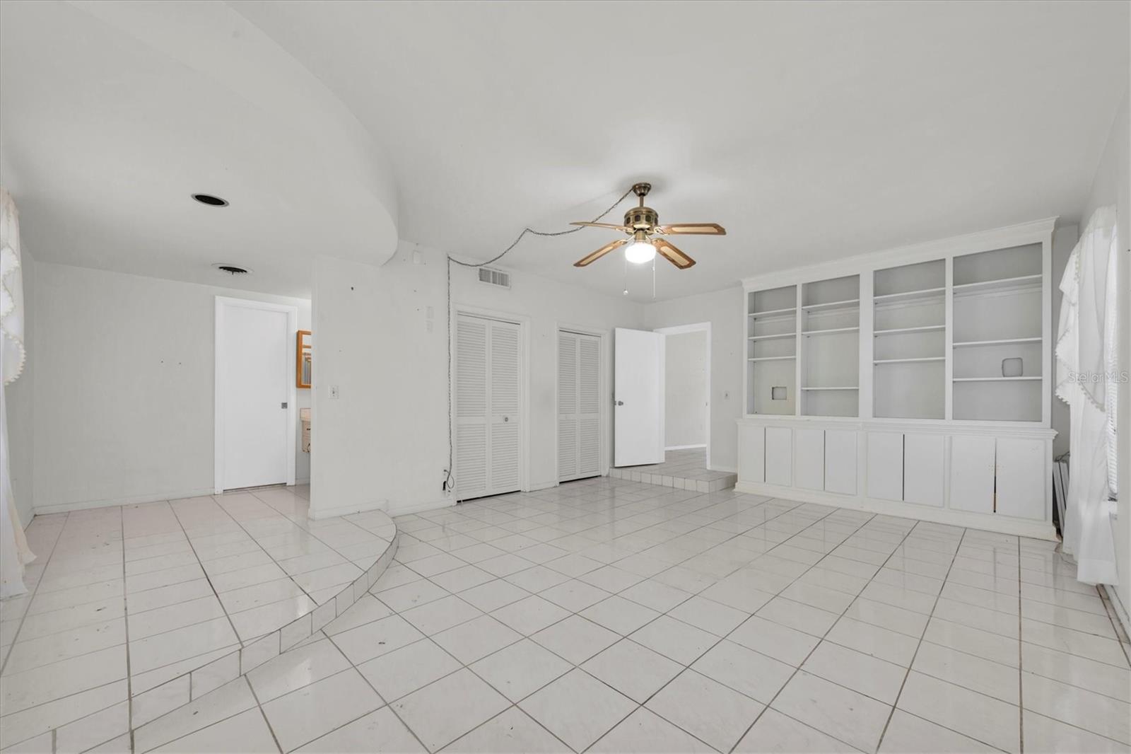 Image 11 of 52 For 7 Maywood Avenue