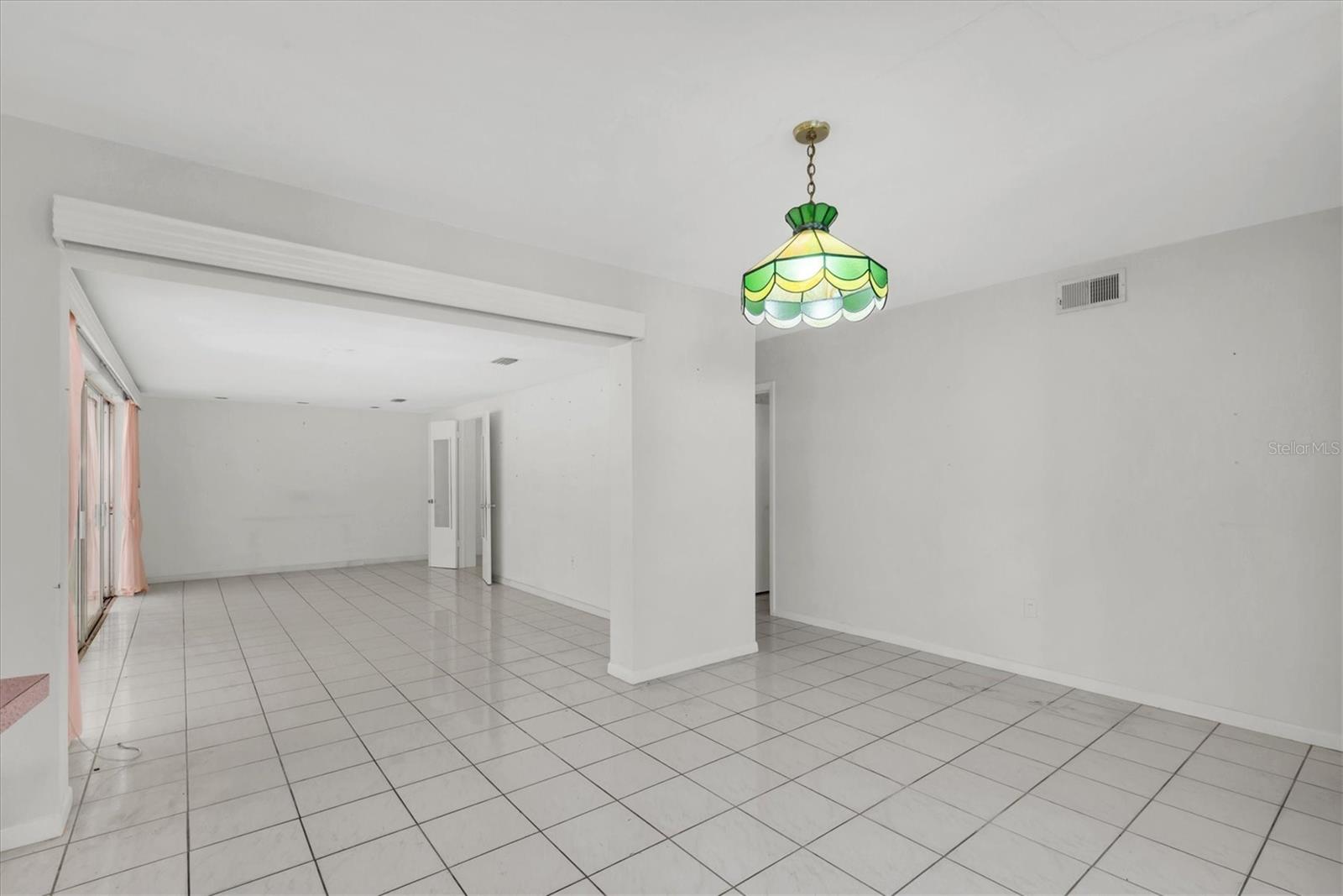 Image 13 of 52 For 7 Maywood Avenue
