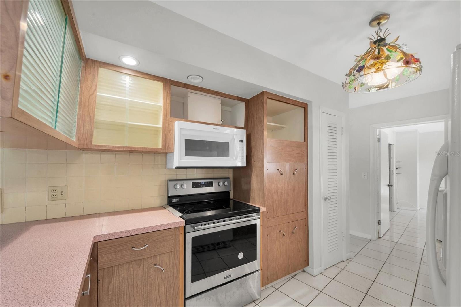 Image 15 of 52 For 7 Maywood Avenue