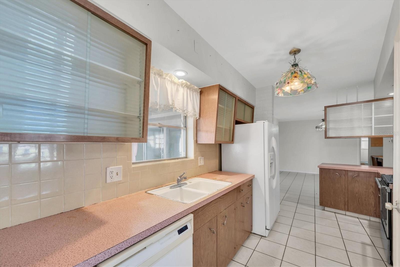Image 16 of 52 For 7 Maywood Avenue