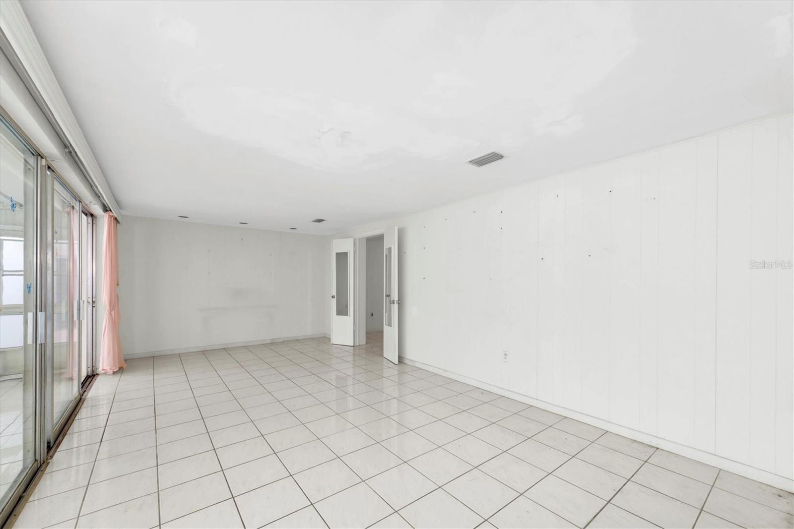 Image 19 of 52 For 7 Maywood Avenue