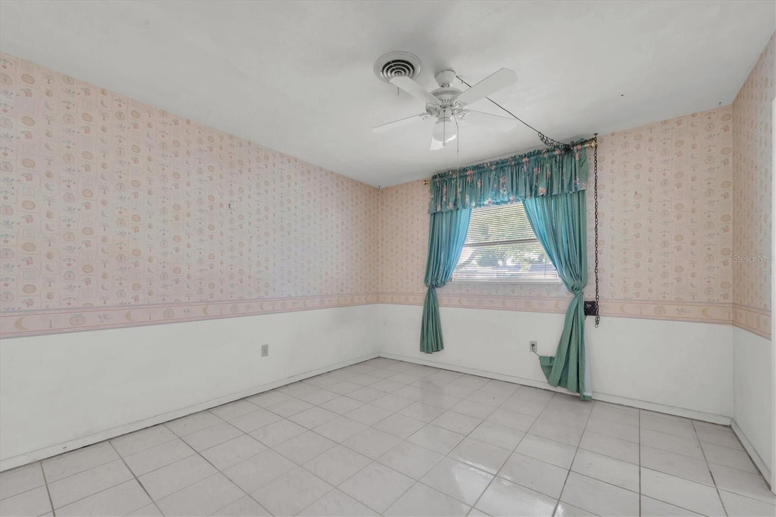 Image 33 of 52 For 7 Maywood Avenue