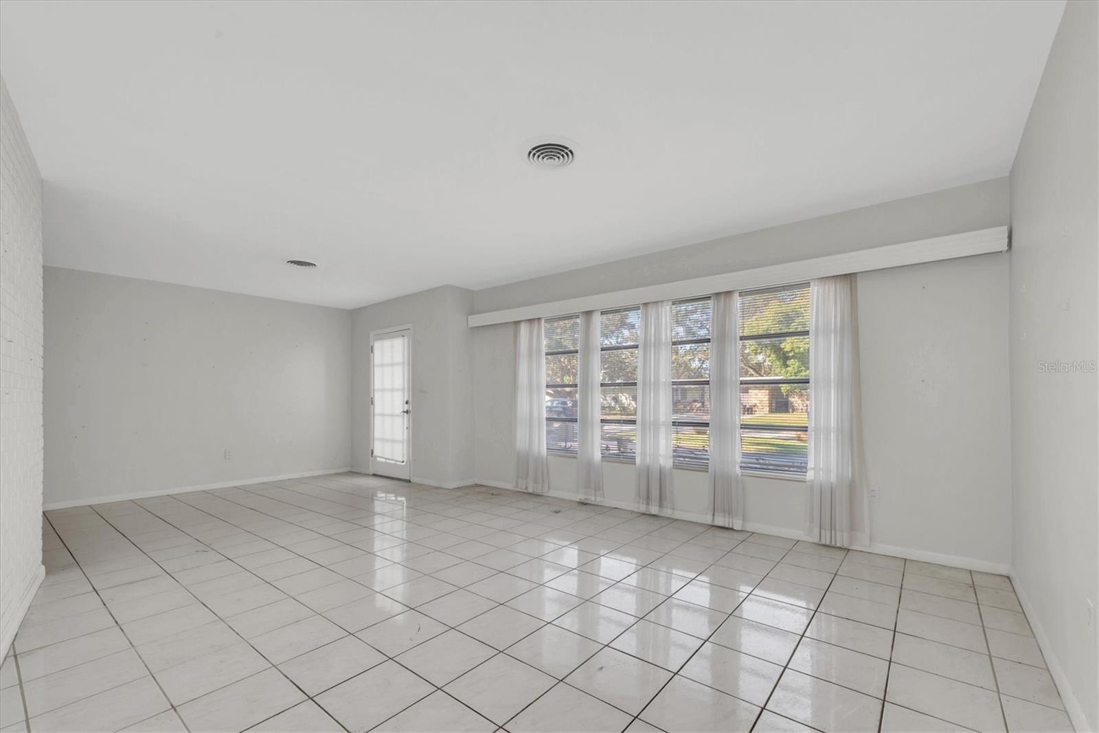Image 6 of 52 For 7 Maywood Avenue