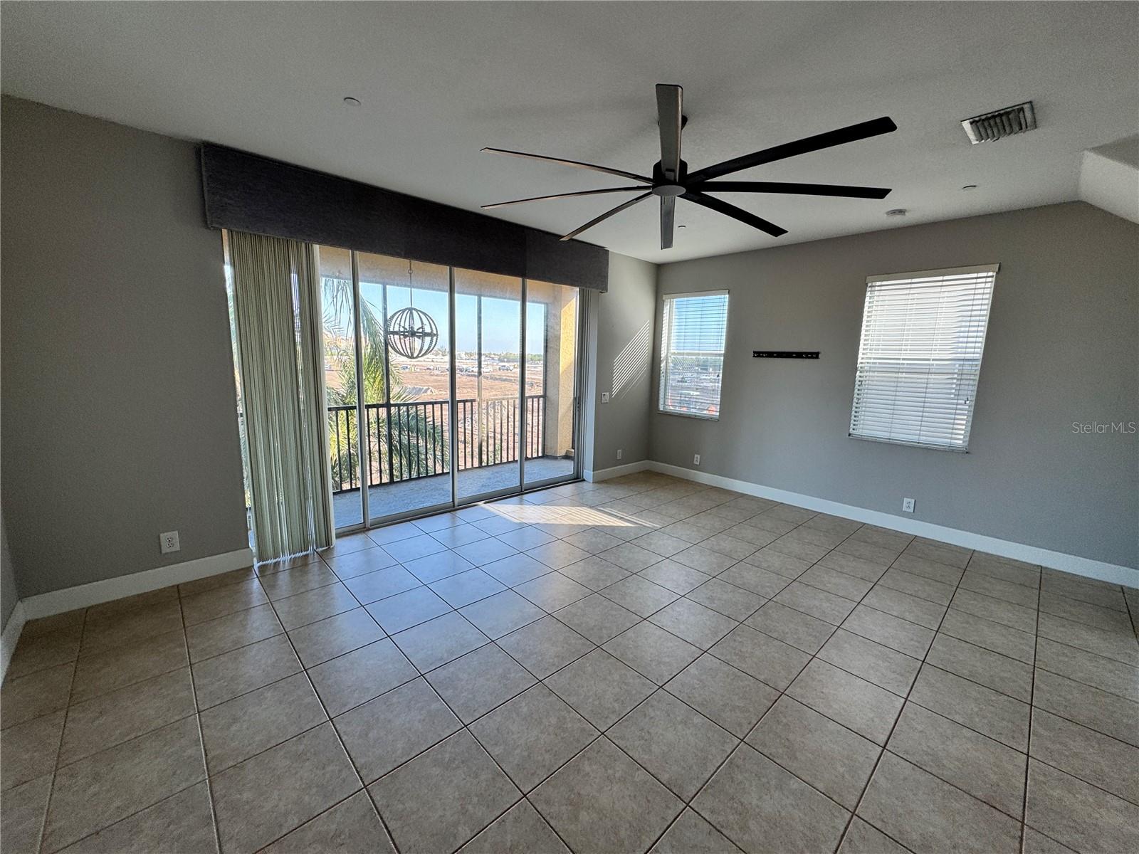 Image 10 of 41 For 1143 Venetian Harbor Drive Ne