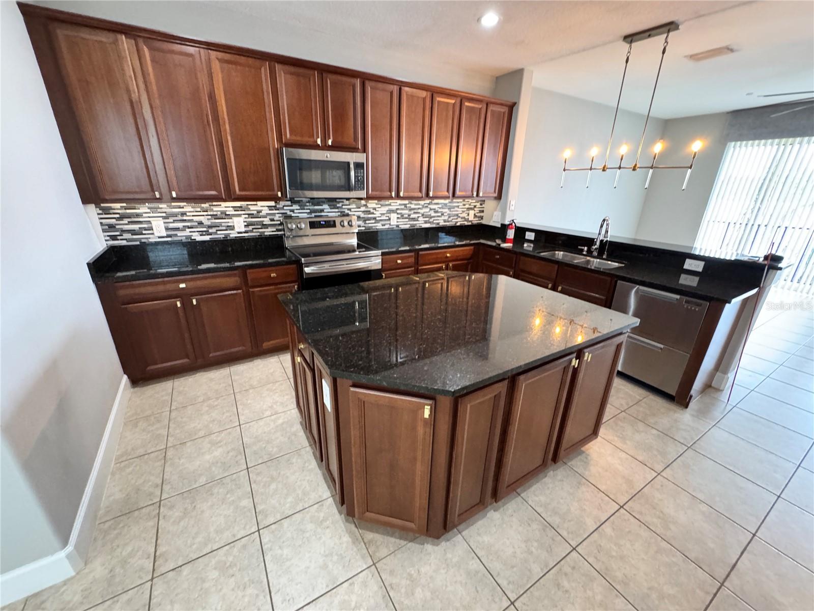 Image 17 of 41 For 1143 Venetian Harbor Drive Ne