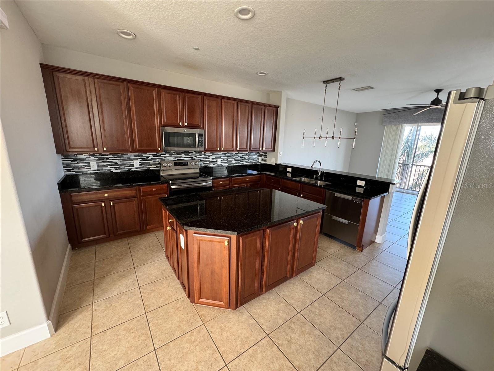 Image 19 of 41 For 1143 Venetian Harbor Drive Ne