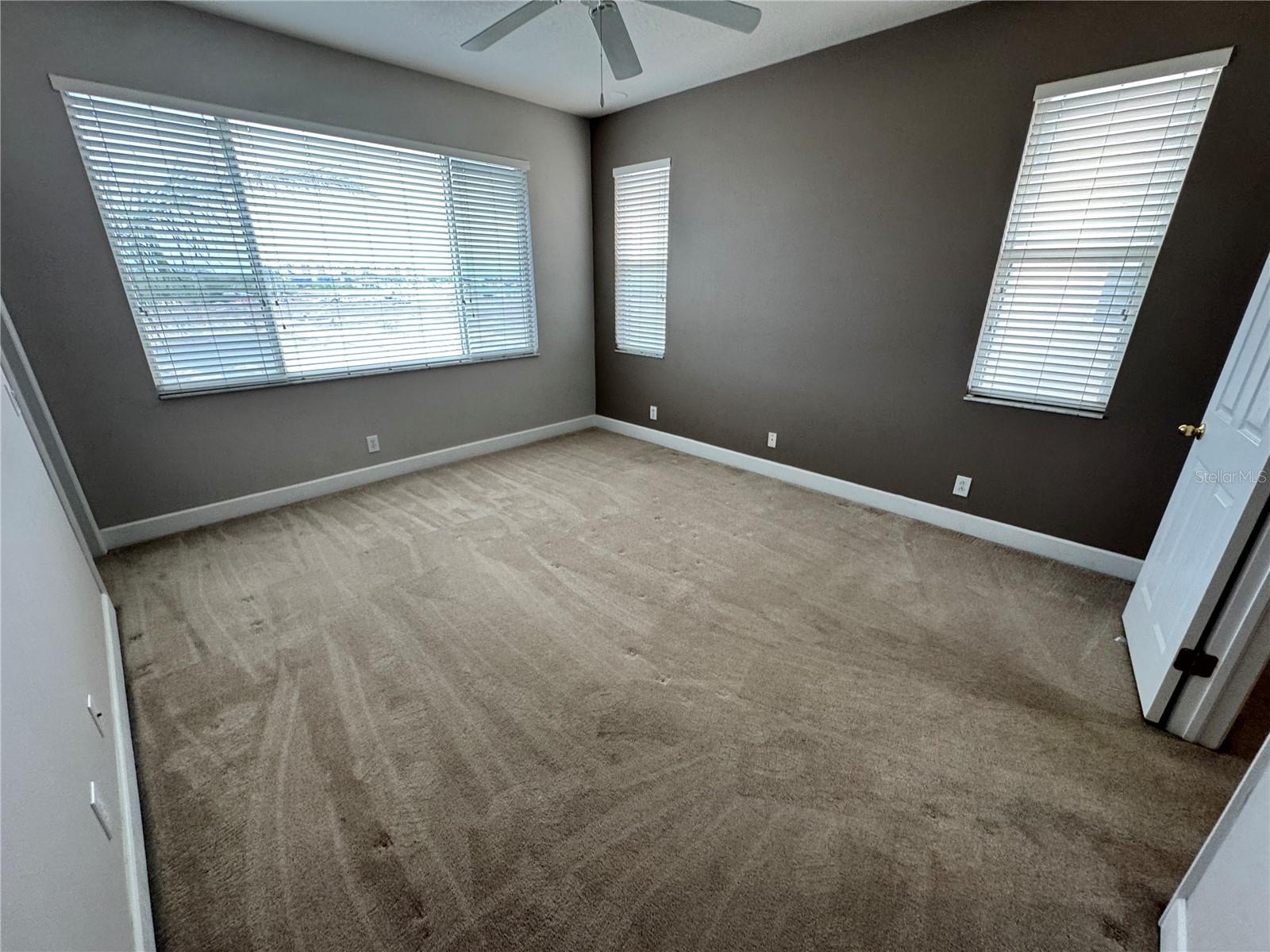 Image 36 of 41 For 1143 Venetian Harbor Drive Ne