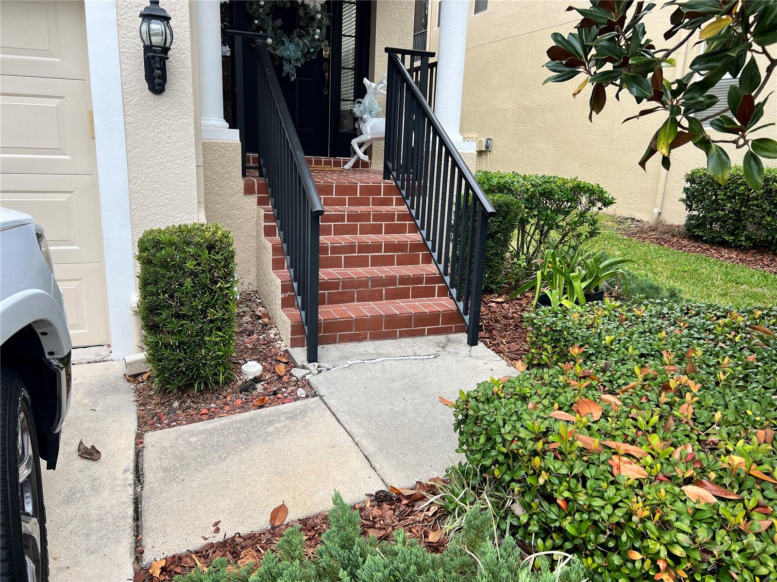 Image 4 of 41 For 1143 Venetian Harbor Drive Ne