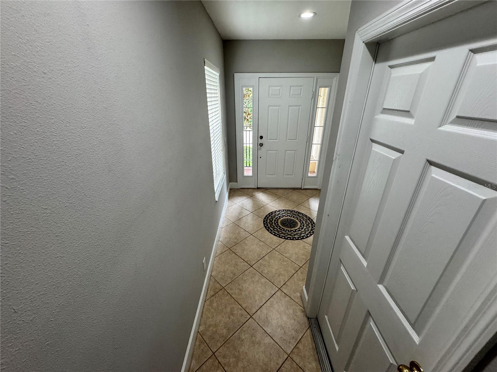 Image 8 of 41 For 1143 Venetian Harbor Drive Ne