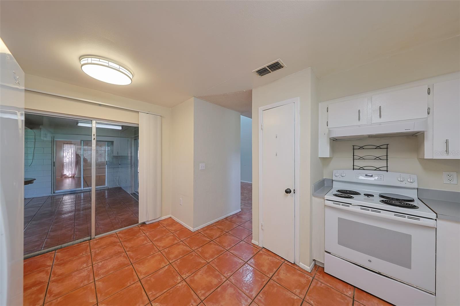 Image 23 of 34 For 128 Lake Thomas Drive