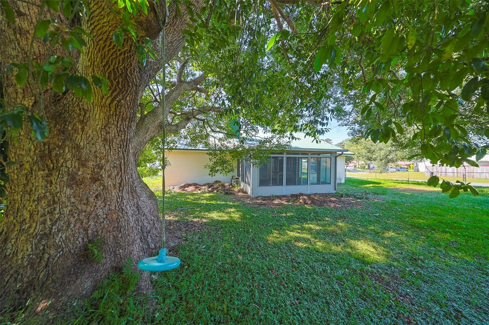 Image 27 of 34 For 128 Lake Thomas Drive