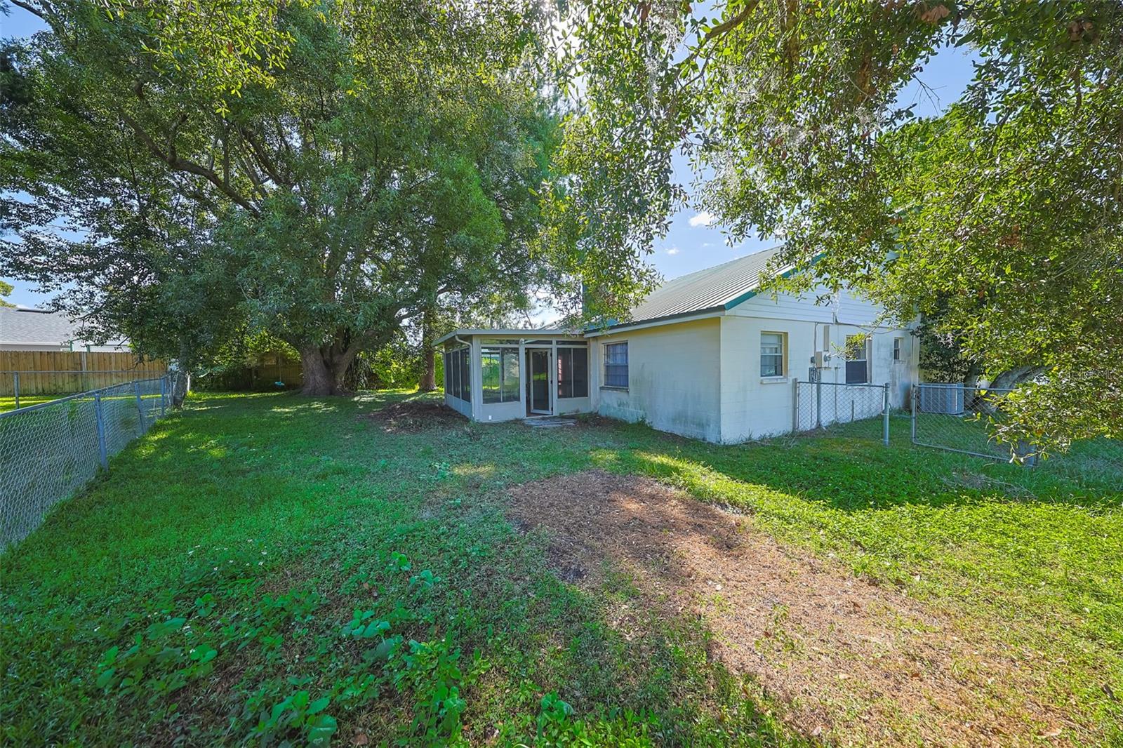 Image 28 of 34 For 128 Lake Thomas Drive