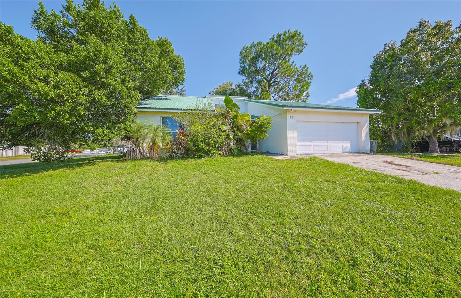 Image 31 of 34 For 128 Lake Thomas Drive