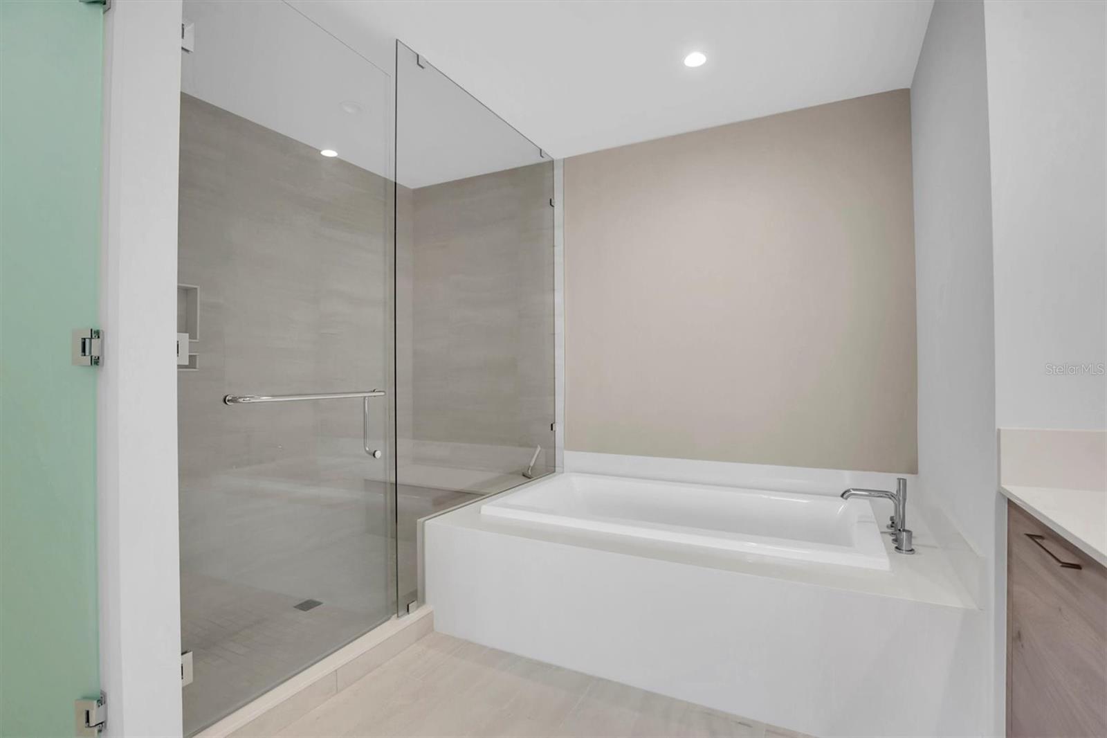 Image 16 of 50 For 301 1st Street S 1003