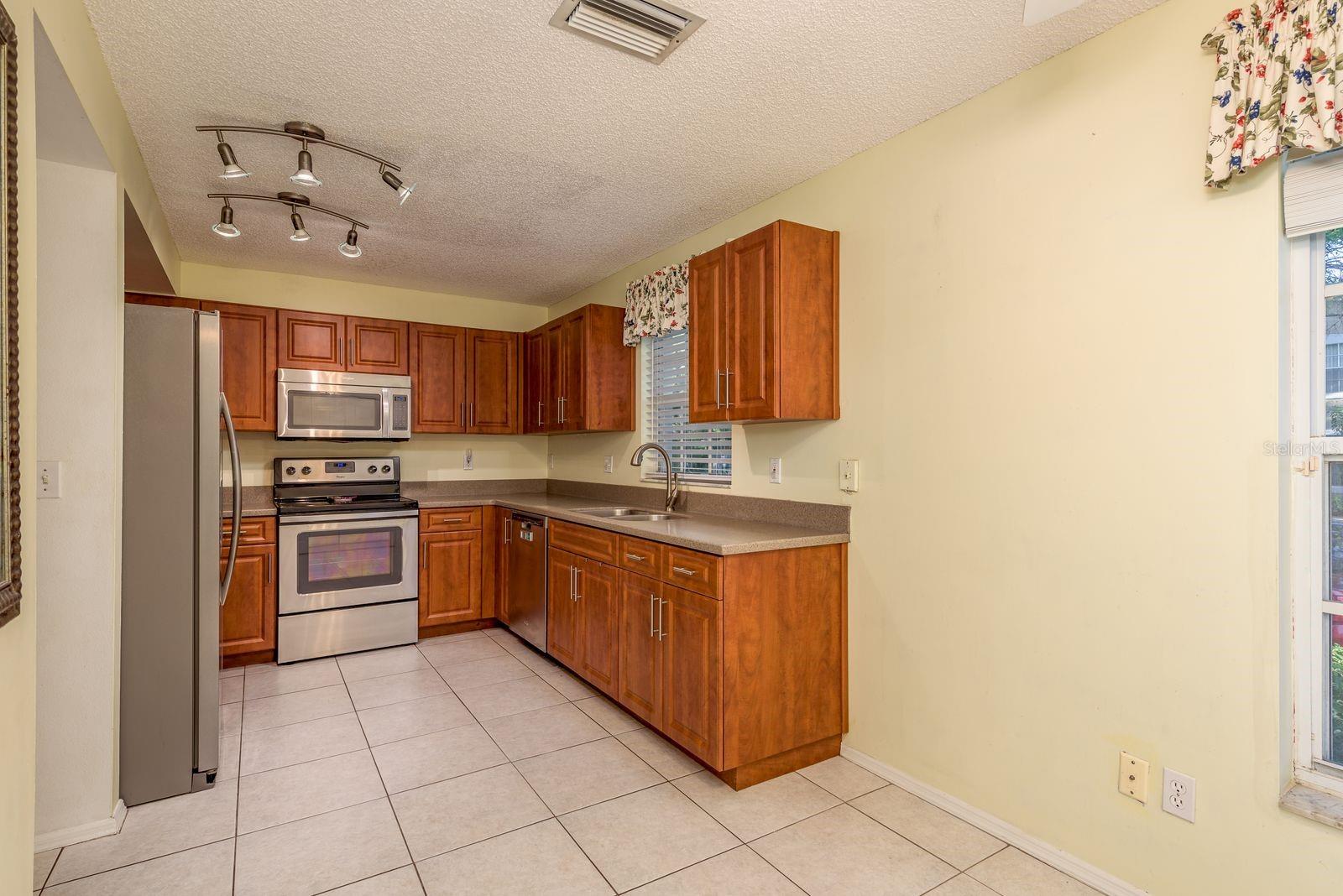 Image 11 of 31 For 4671 Tudor Lane