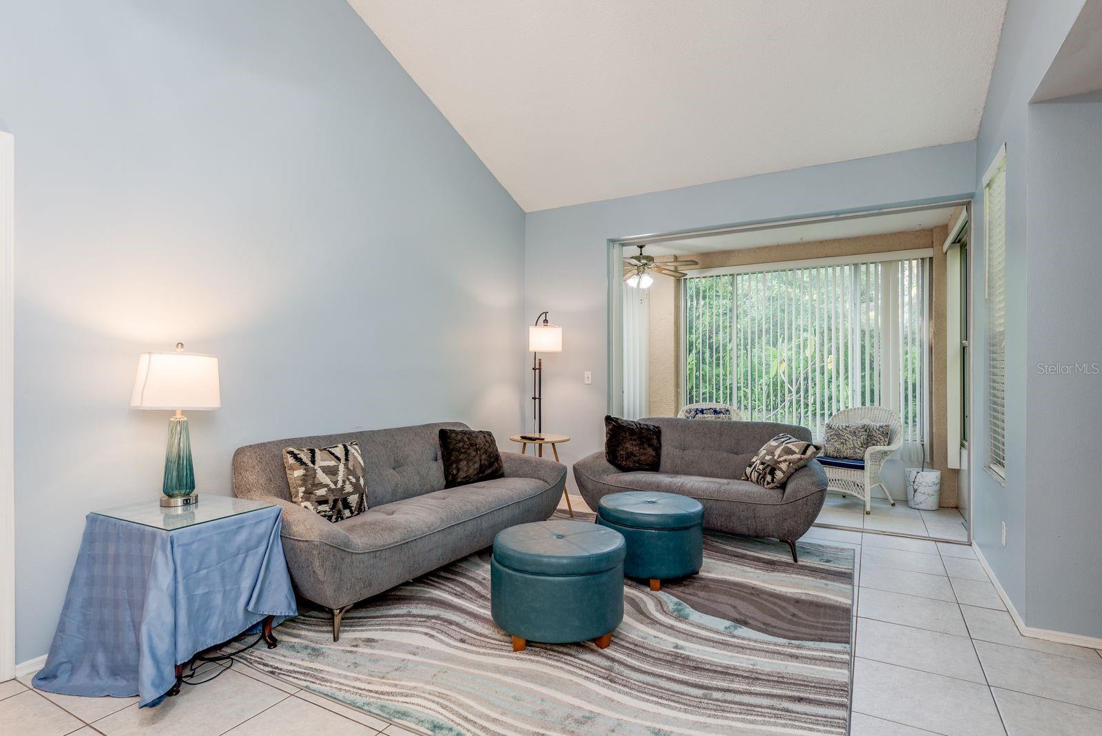 Image 4 of 31 For 4671 Tudor Lane