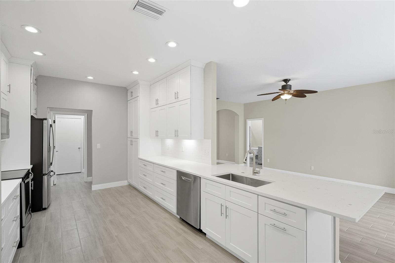 Image 13 of 39 For 4423 Gentrice Drive
