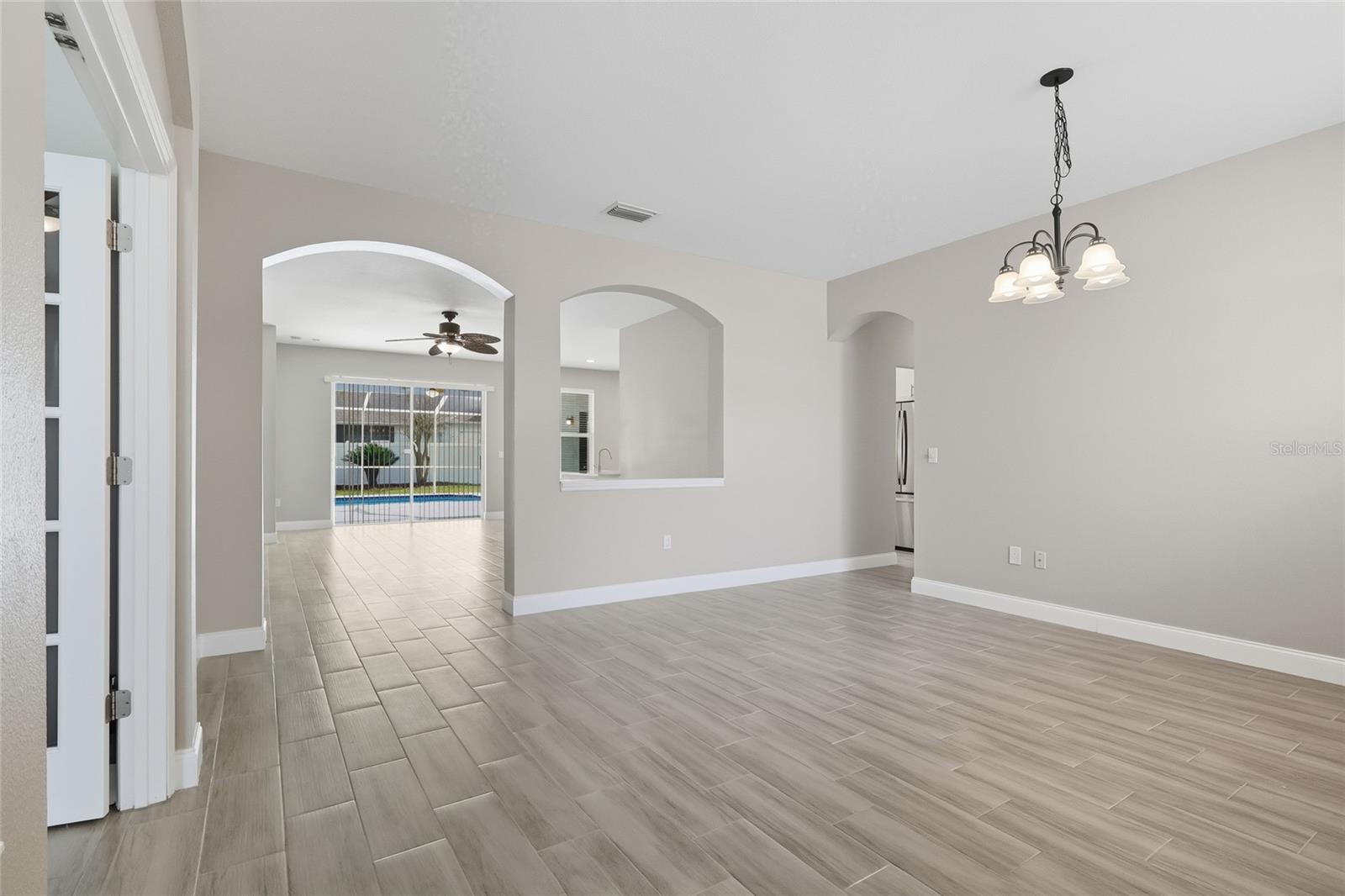 Image 5 of 39 For 4423 Gentrice Drive