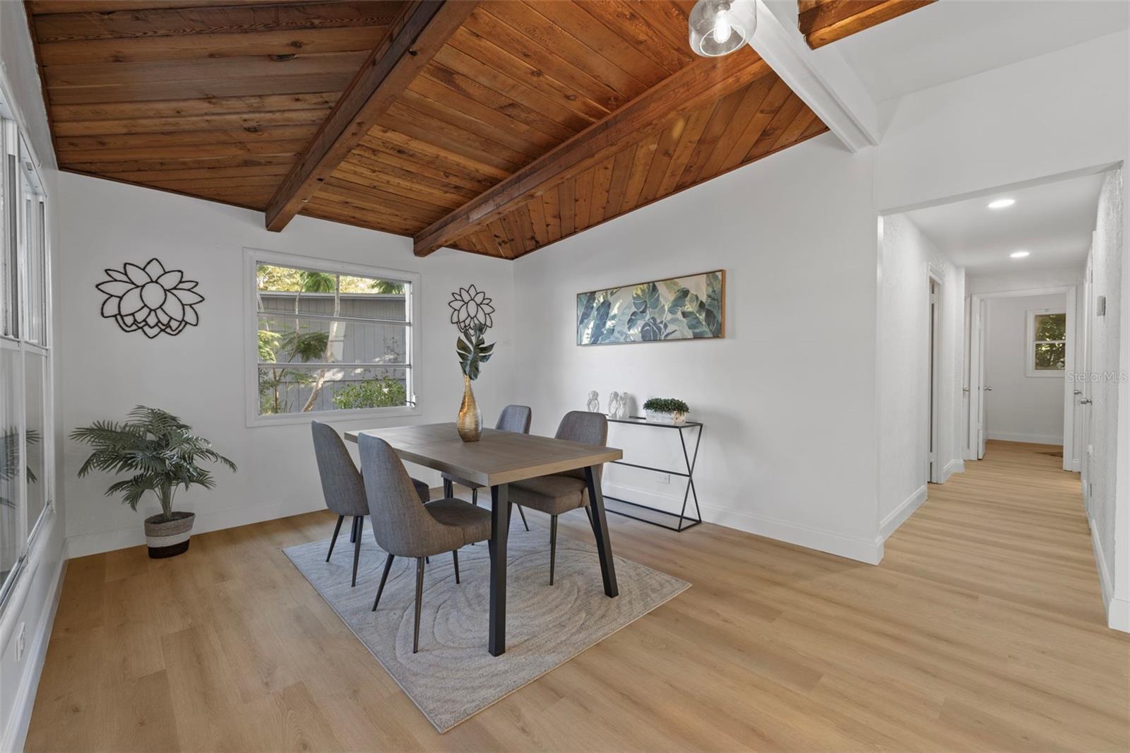 Image 10 of 21 For 1511 Lynn Avenue