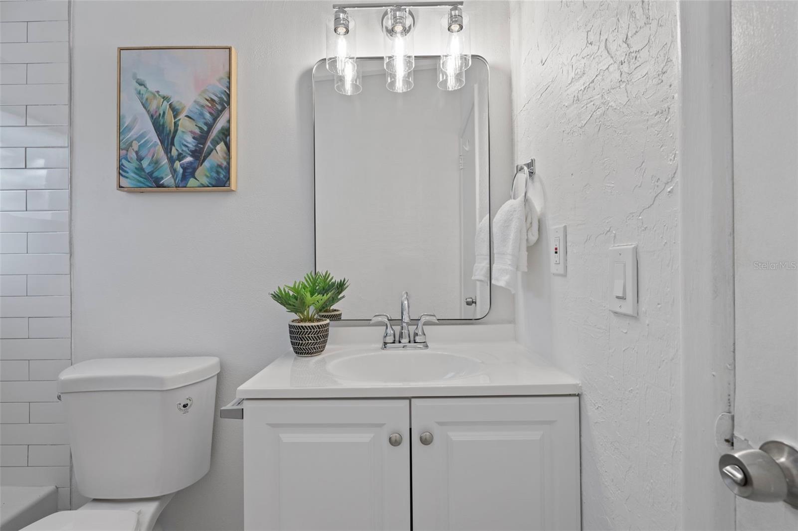 Image 16 of 21 For 1511 Lynn Avenue