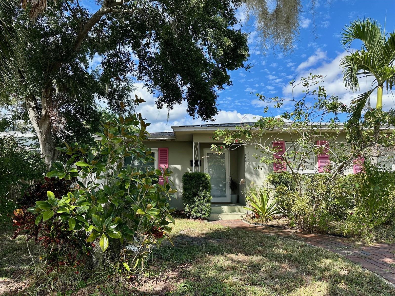 Details for 432 Woodlawn Avenue, BELLEAIR, FL 33756