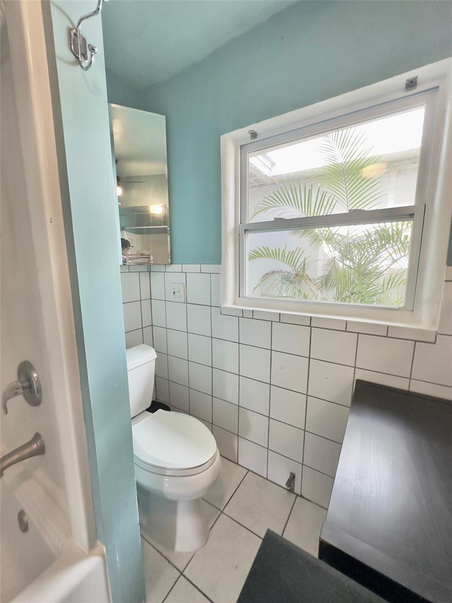 Image 11 of 17 For 432 Woodlawn Avenue