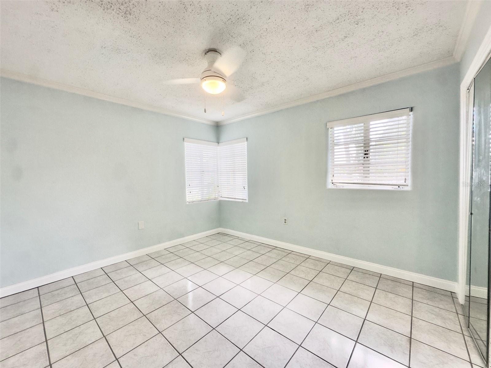 Image 13 of 17 For 432 Woodlawn Avenue