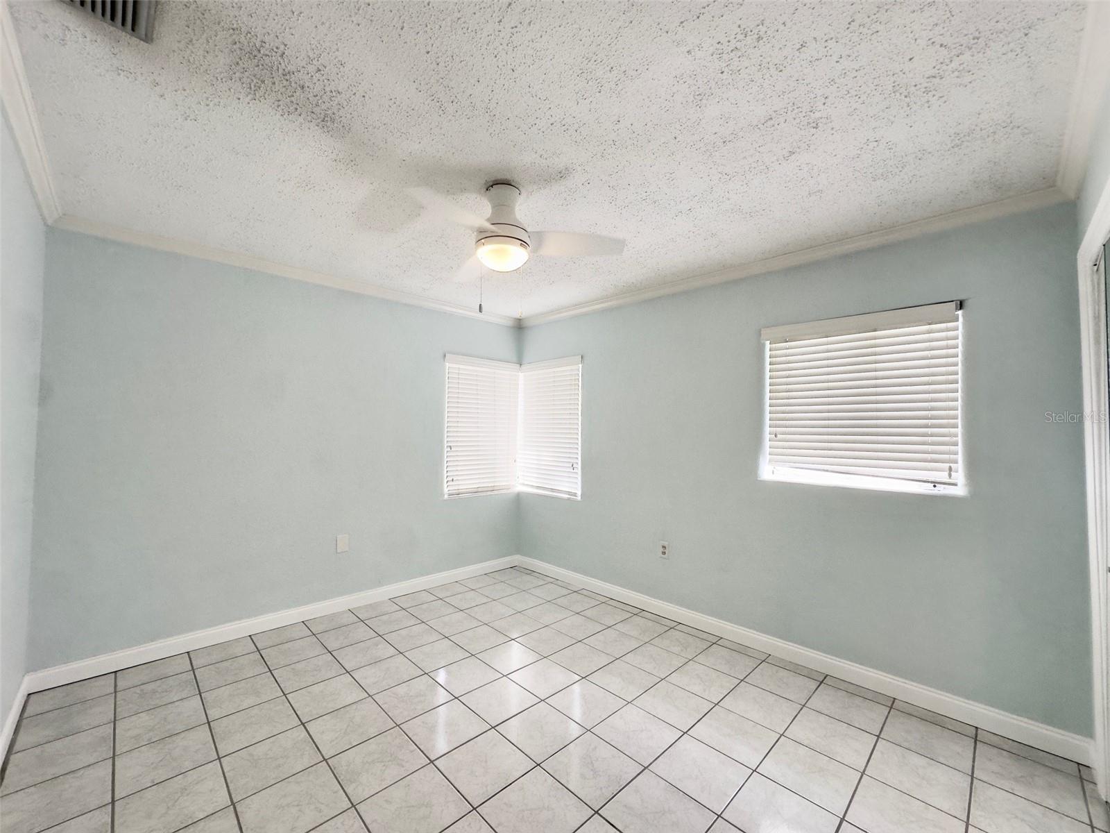 Image 8 of 17 For 432 Woodlawn Avenue