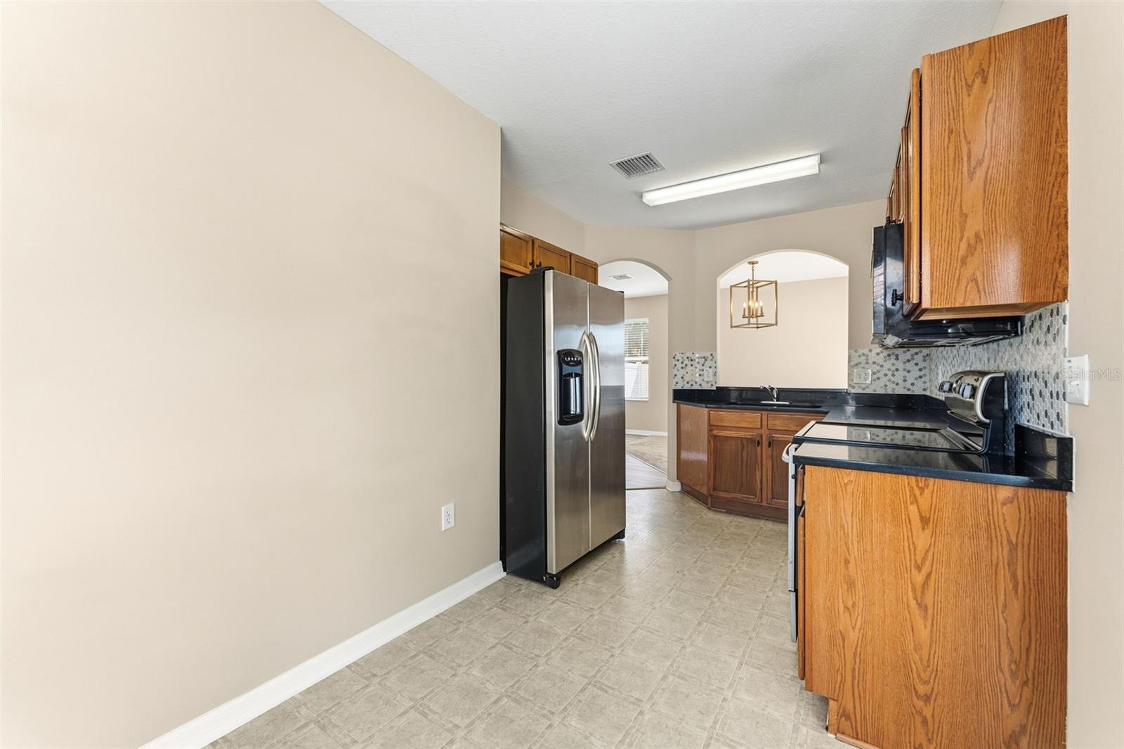 Image 16 of 40 For 10238 Perthshire Circle