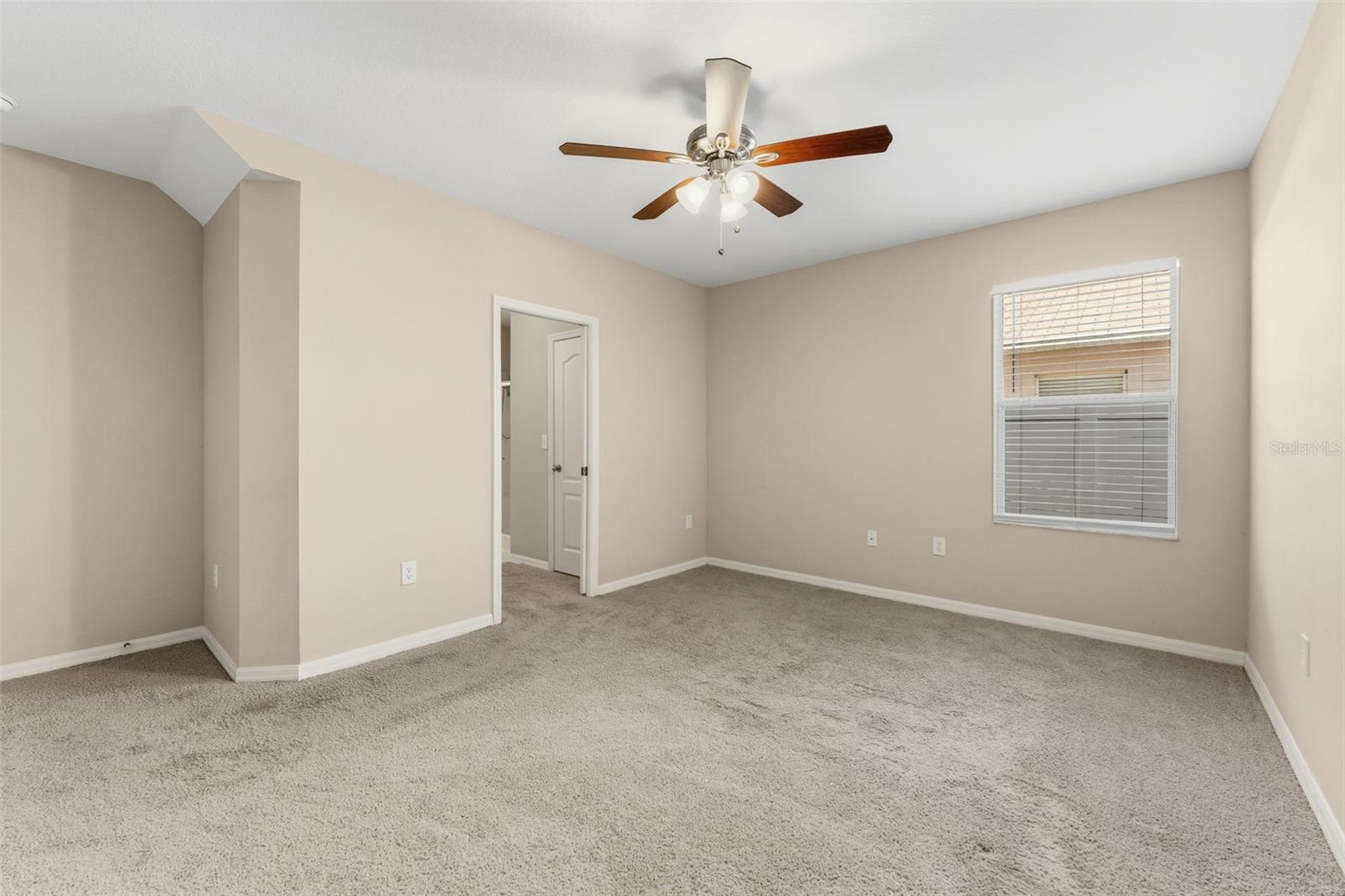 Image 18 of 40 For 10238 Perthshire Circle