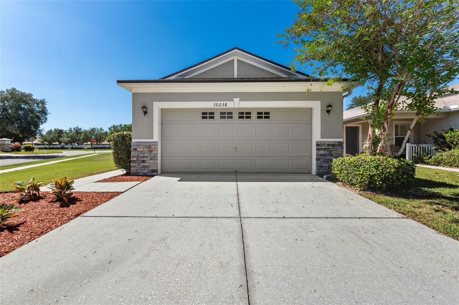 Image 4 of 40 For 10238 Perthshire Circle