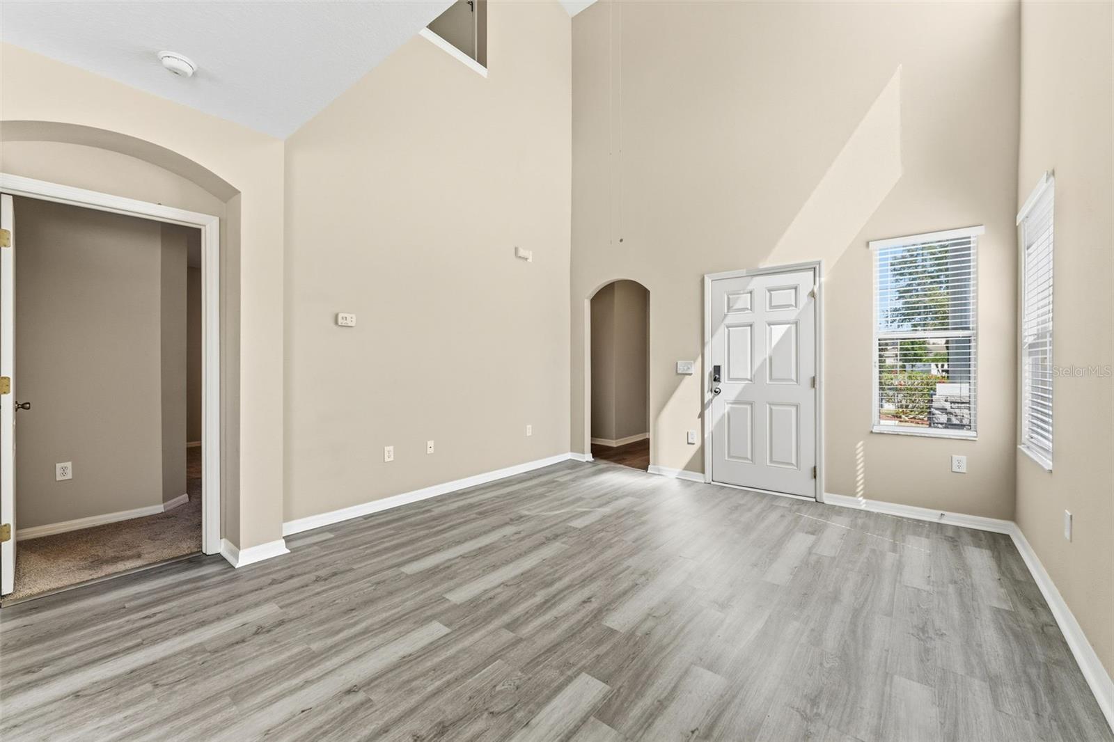 Image 8 of 40 For 10238 Perthshire Circle