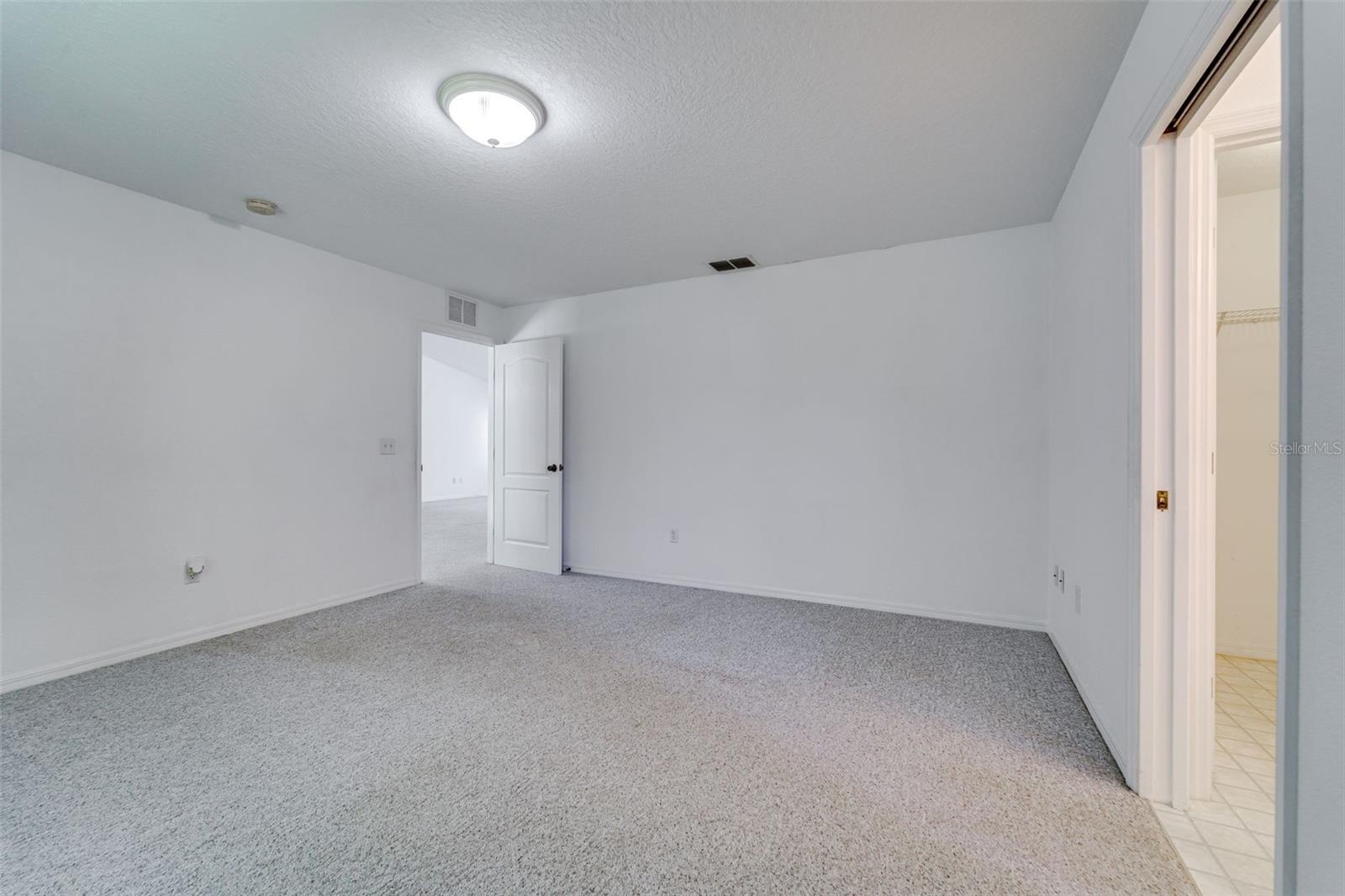 Image 18 of 37 For 729 Longfellow Terrace