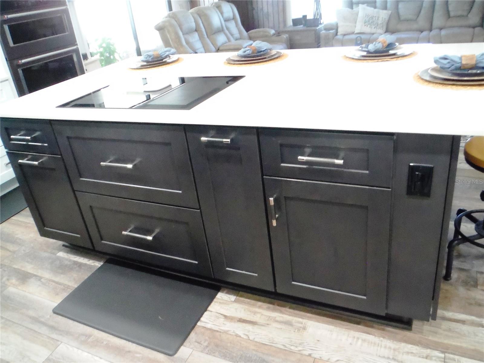 Image 4 of 55 For 168 Pinewood Terrace 104